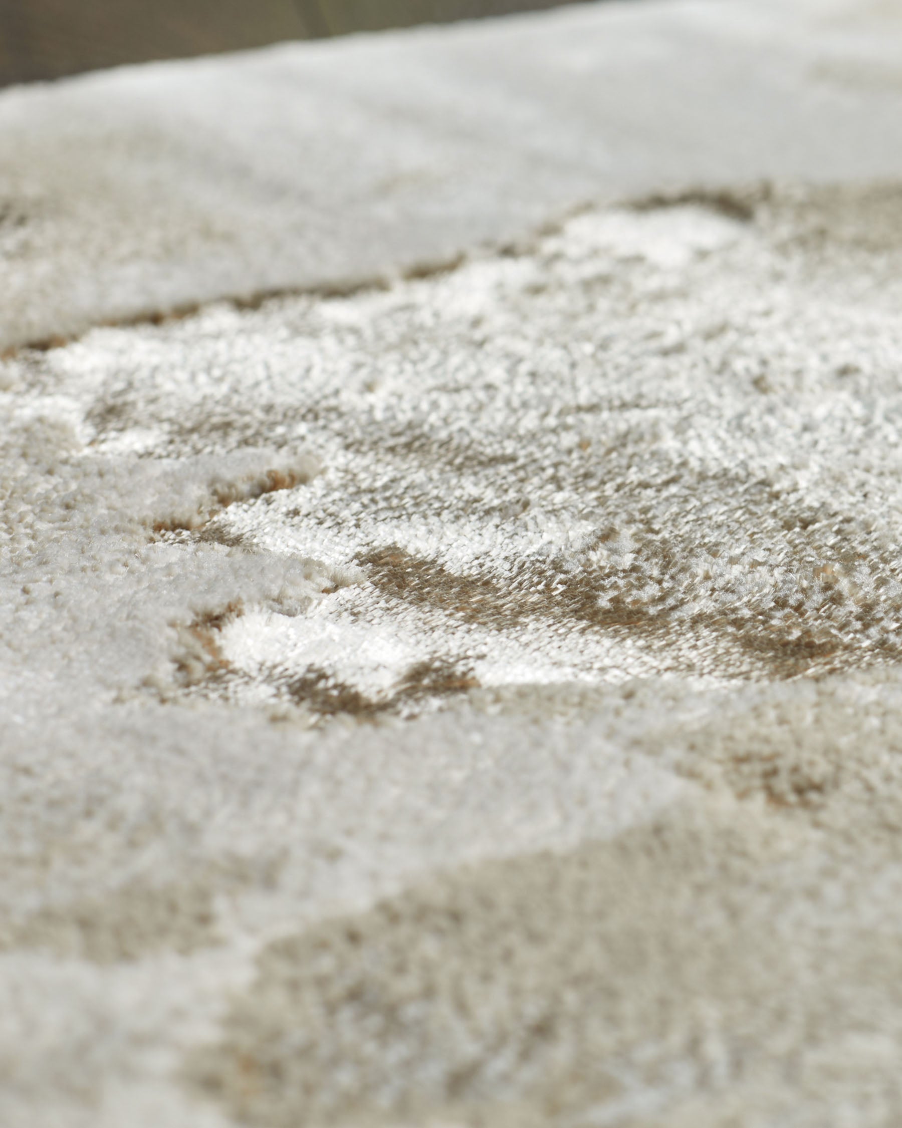 Perla soft gold textured runner rug — image 6