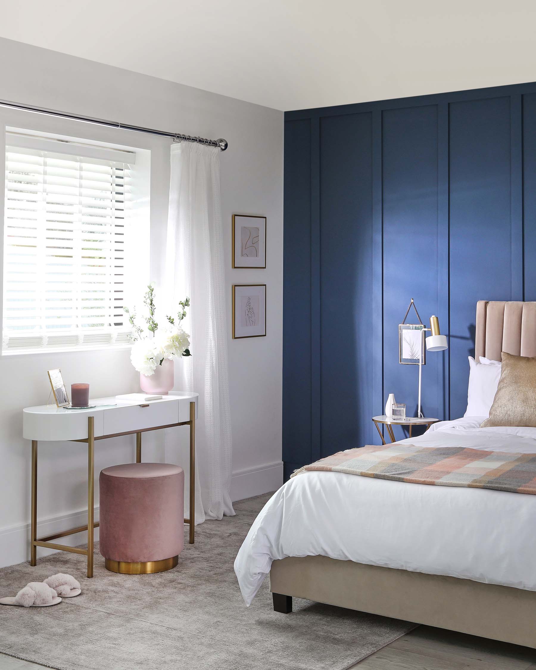 Carmen White Dressing Table — image 3