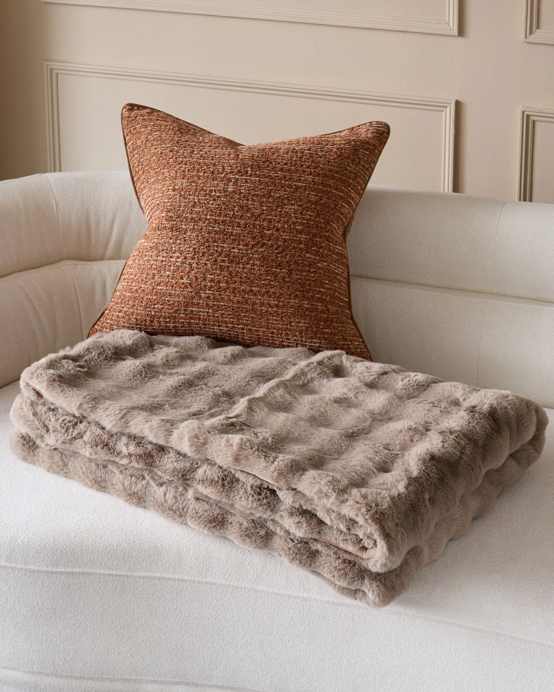 Nova taupe large throw — image 3