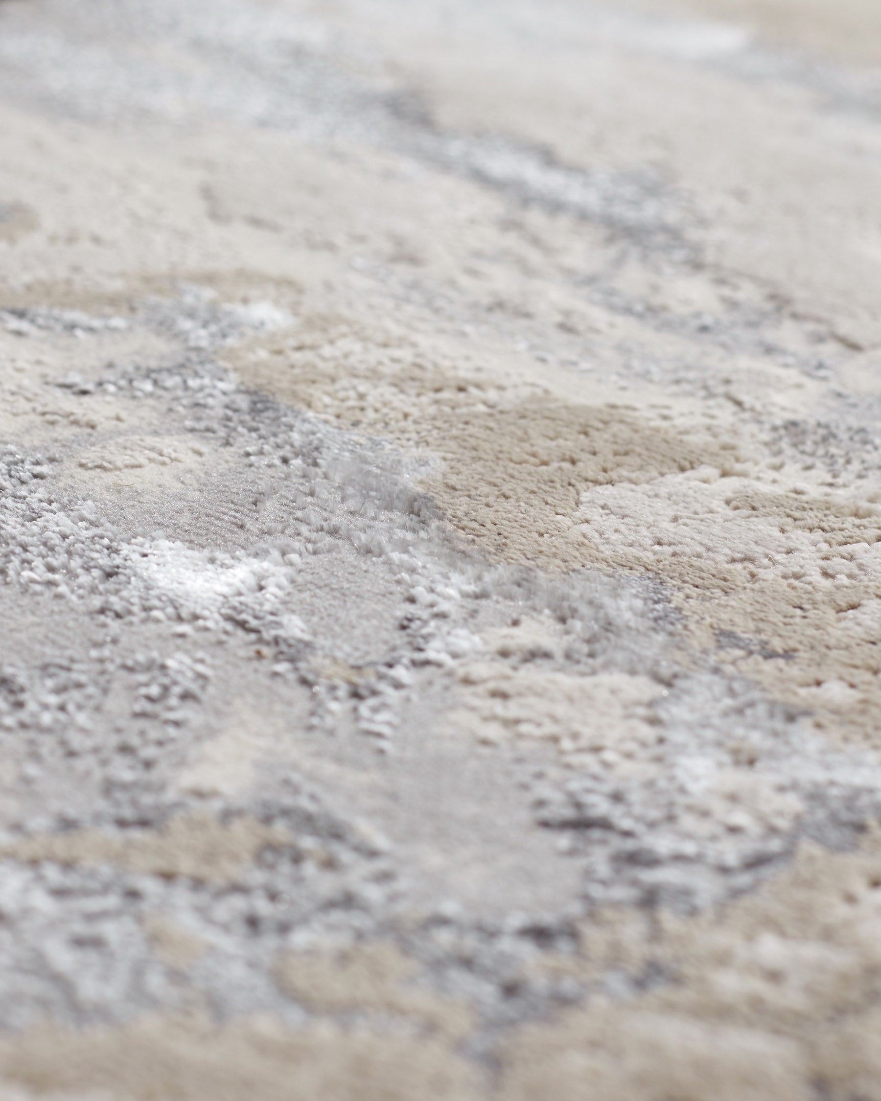 Perla soft silver textured runner rug — image 7