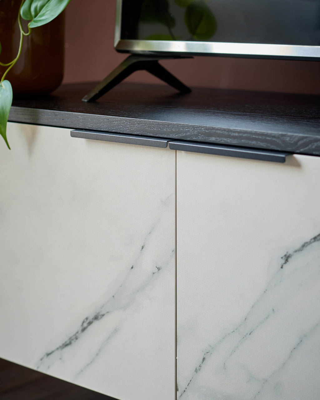 Winslow natural ceramic TV unit — image 5