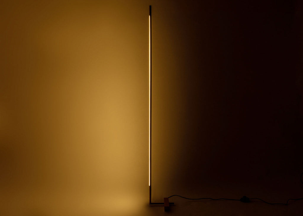 Saber LED Floor Lamp — image 3