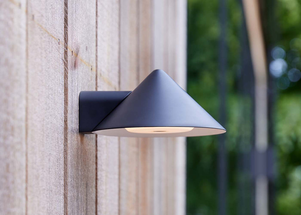 Grasp LED Rechargeable Wall Light — image 4